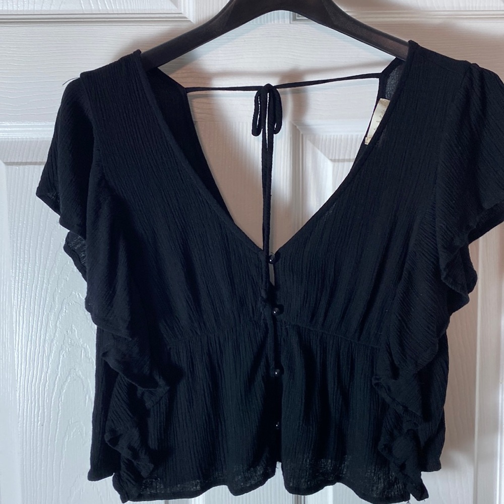 Altar’d State Women’s Ruffle Short Sleeve Button Front  tie back Size Medium